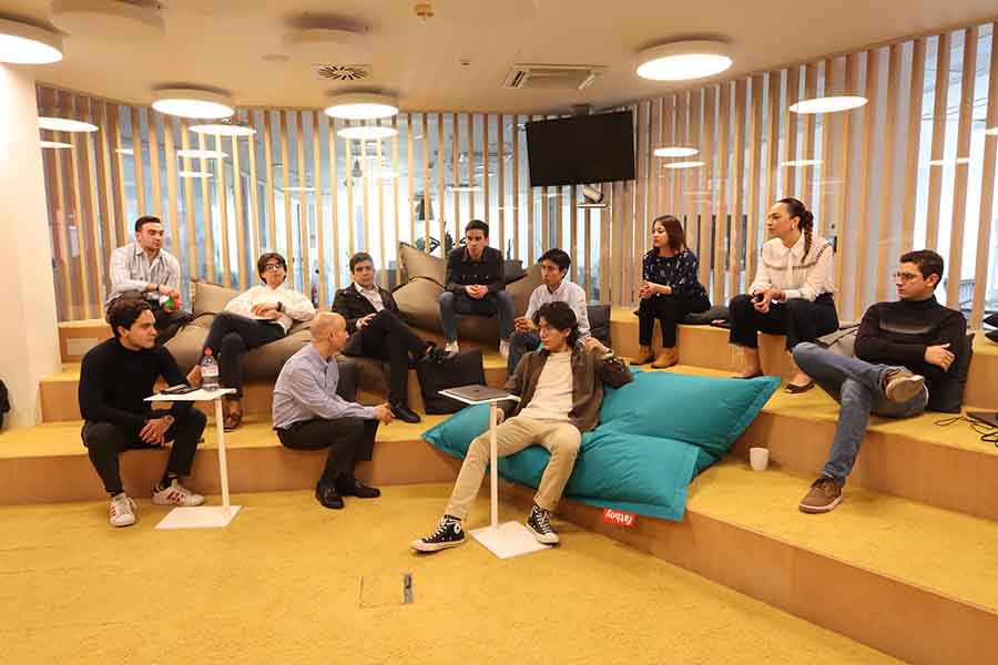 Durante las prácticas en Cemex los estudiantes interactuaron con diversos integrantes de la empresa.