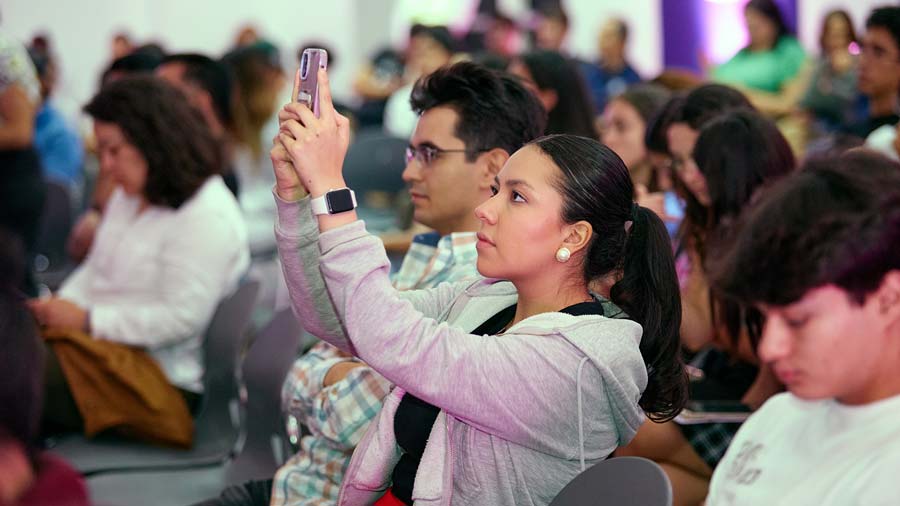 Se realiza foro Dialoga con líderes de partidos de México con estudiantes del Tec campus Qro