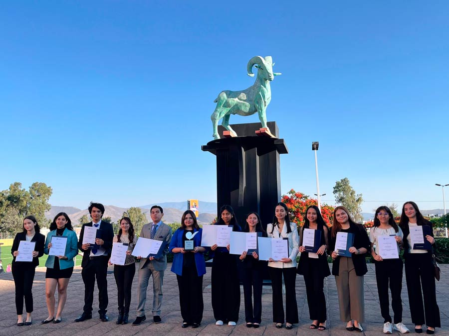 Alumnos participantes en Persuasive Speech Contest Prepatec Santa Anita 2024