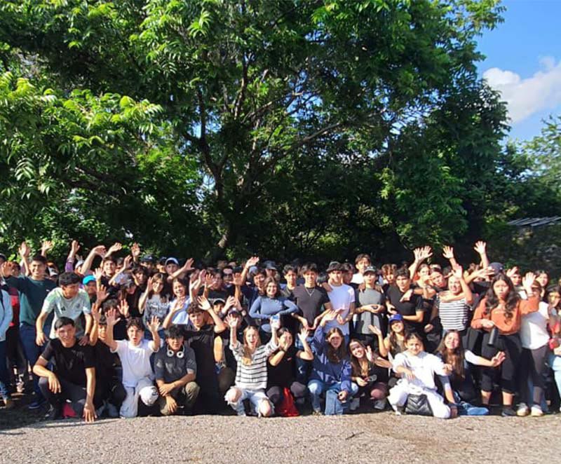 Estudiantes de la PrepaTec Cuernavaca realizaron una reforestación en la sierra Los Ejidos de Tepoztlán, Morelos como parte del proyecto de sostenibilidad del modelo Project Based Learning (PBL). 