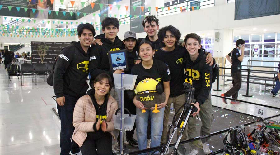 Estudiantes de PrepaTec Querétaro obtienen boleto a competencia de robótica