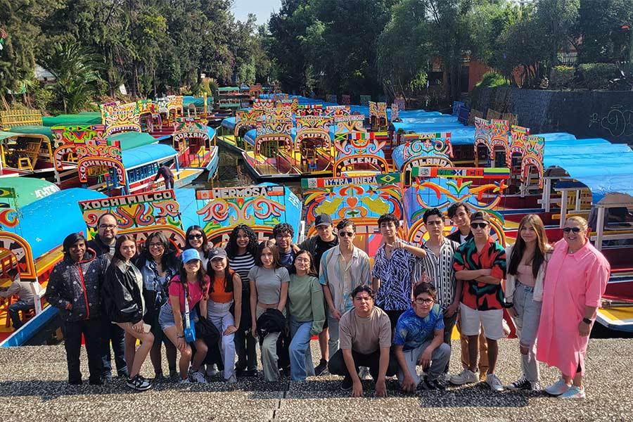 Alumnos en Xochimilco