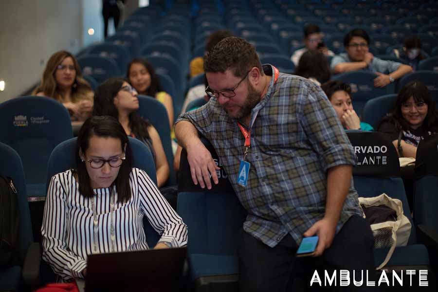 El profesor Baca entregado a su pasión