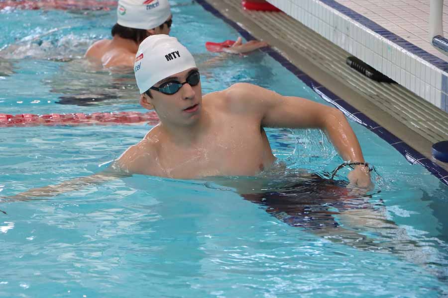 Andrés González, nadador de Borregos Monterrey.