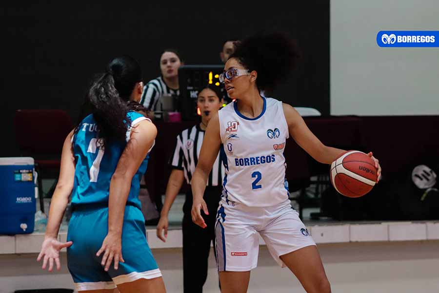 Anisa Jeffries, jugadora de Borregos Femenil de basquetbol. 