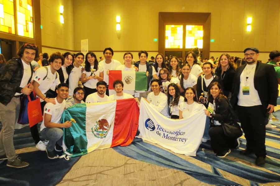 Estudiantes en competencia de química