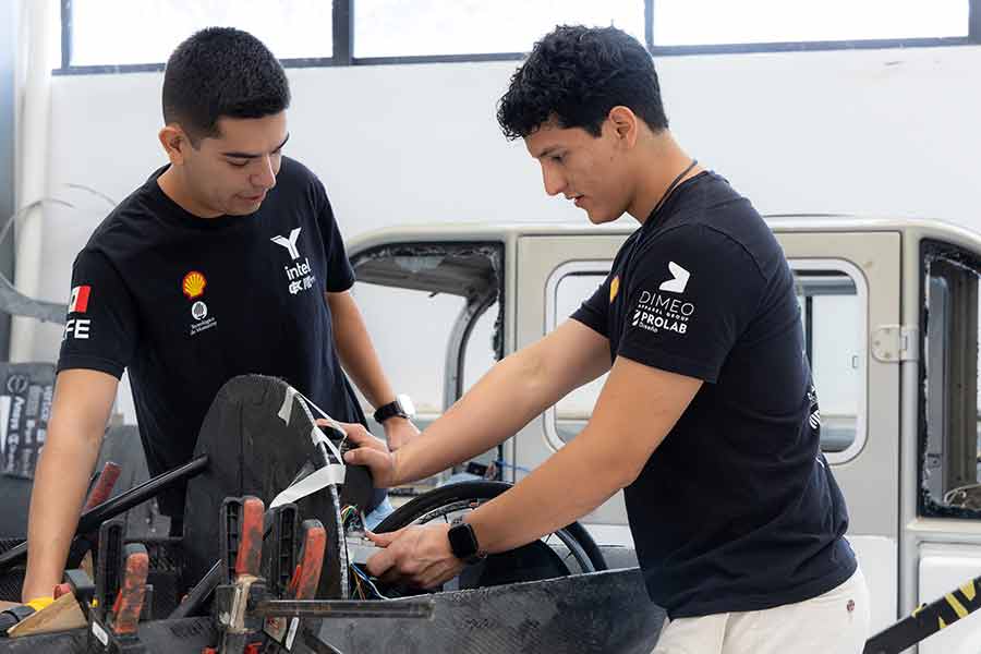 Autos eléctricos creados en Tec Guadalajara para competir en Shell Eco-Marathon.
