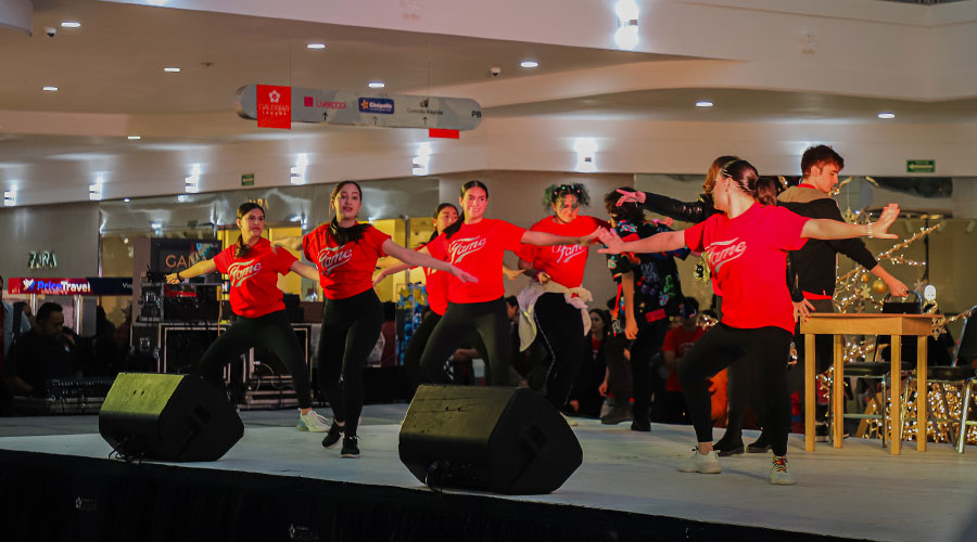 showcase-musical-FAME-en-plaza-comercial-del-Tec-de-Monterrey