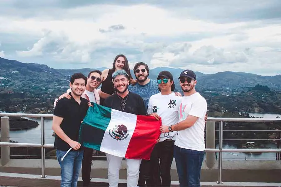 Banda musical de egresados Tec representa a México en Colombia