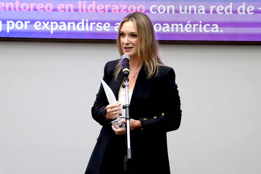 Belén Mendé durante su mensaje en la ceremonia del Premio Mujer Tec 2024.