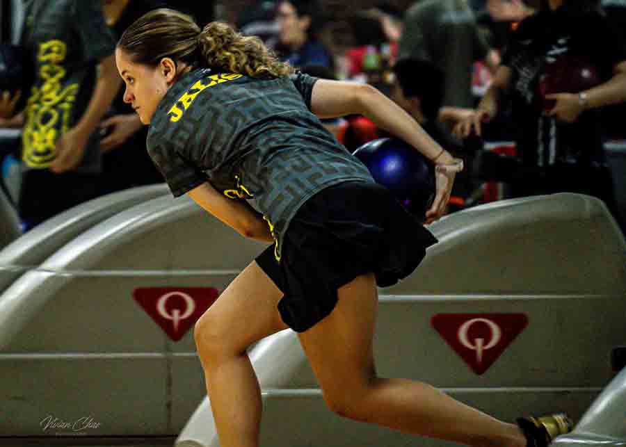 Boliche femenil juvenil, deporte en el que destaca internacionalmente Sophie McNally, de PrepaTec Santa Anita. 