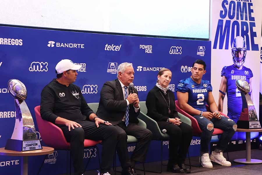 Carlos Altamirano, Mario Adrián Flores, Moraima Campbell y Mauricio Martínez en la presentación de Borregos Monterrey para la temporada 2024.