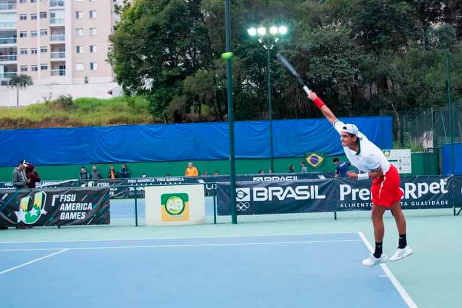 Gabriel Iñaki Espíndola compitiendo en Brasil