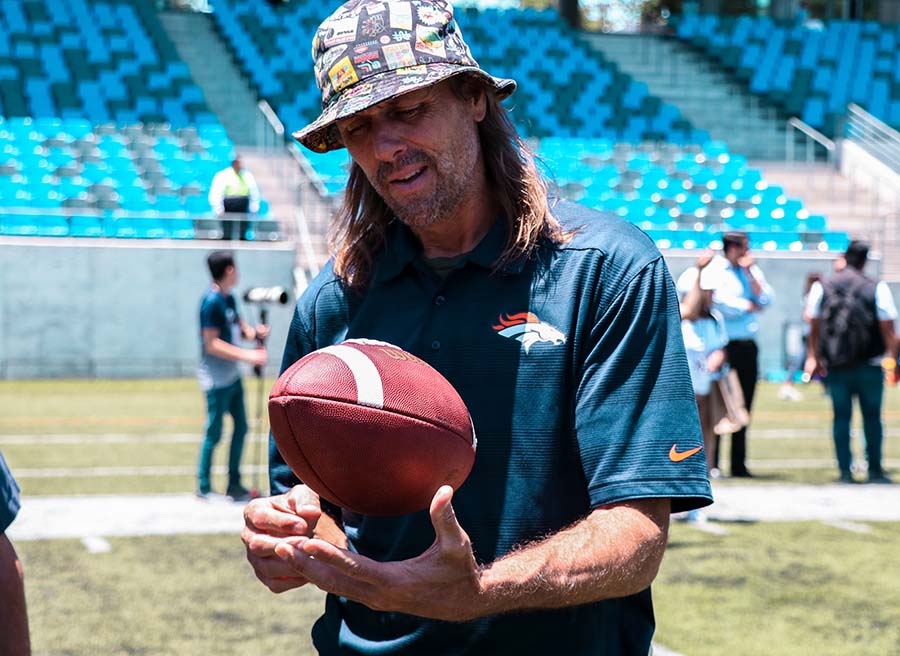 el ex quarterback Jake Plummer