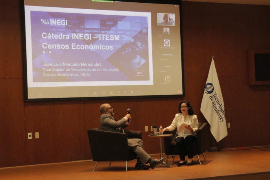 Cátedra INEGI en campus Guadalajara sobre productividad laboral