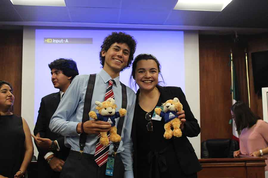 Campeones del Triatlón de Debate 2019.