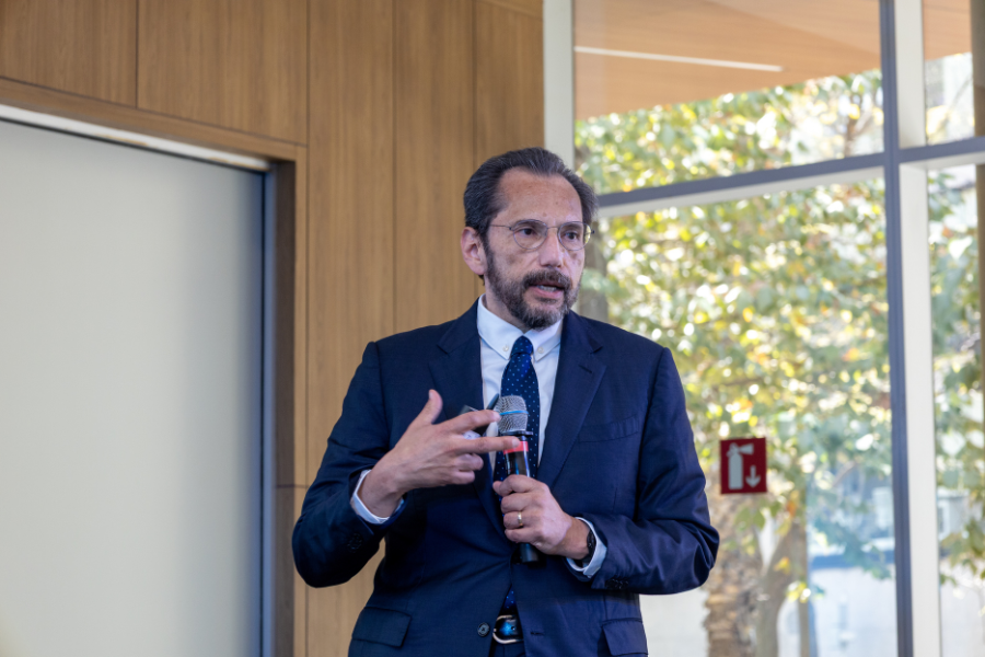 Carlos Aguilar present&oacute; su proyecto de biobancos para estudiar enfermedades metab&oacute;licas en la poblaci&oacute;n mexicana.