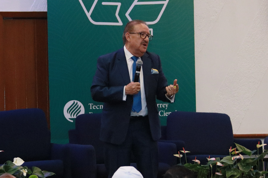 Carlos Álvarez Flores, presidente de la asociación civil México, Comunicación y Ambiente.