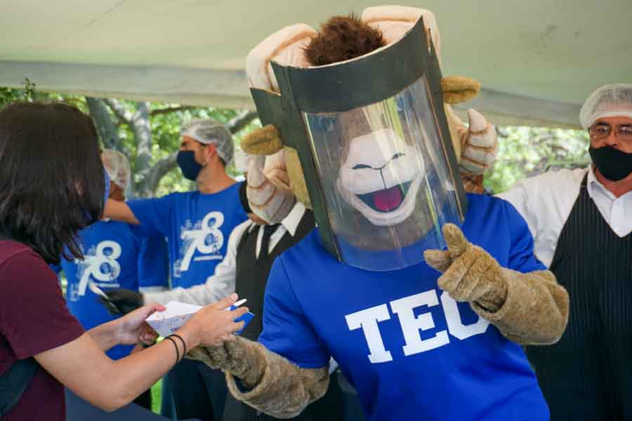 Celebración por los 78 años del Tec con Teus