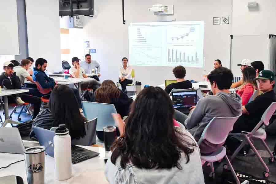 CEOs dan clases a estudiantes del Tec en CDMX