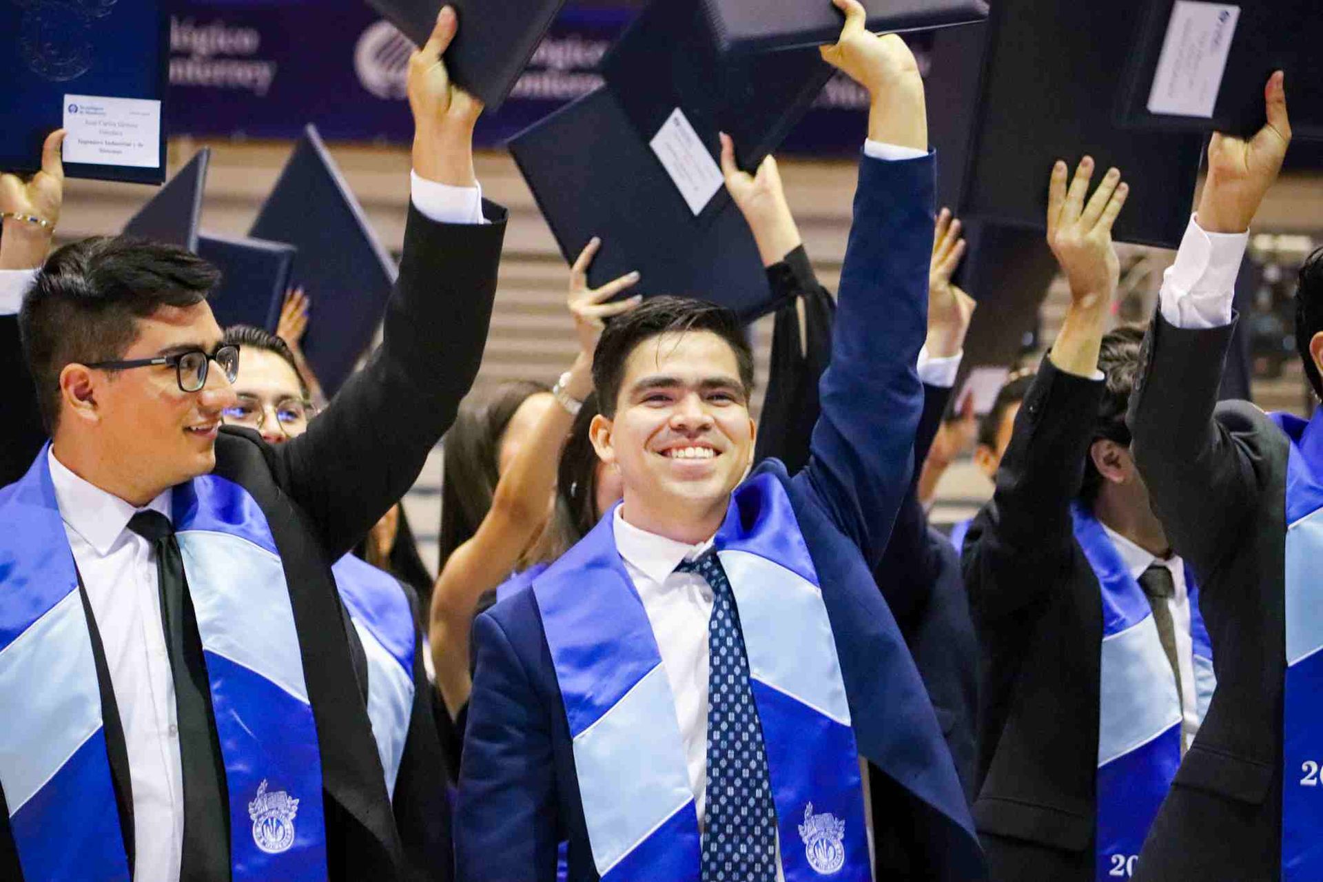 Ceremonia de graduación tec de monterrey campus laguna diciembre 2022