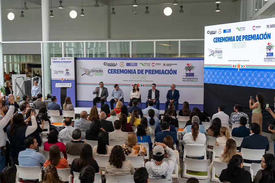 Ceremonia de premiaci&oacute;n de concurso de cortometrajes.