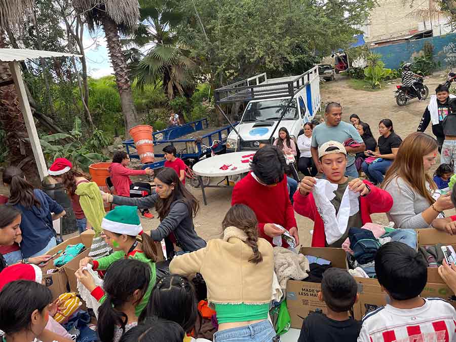 colecta navideña en PrepaTec Sta. Anita