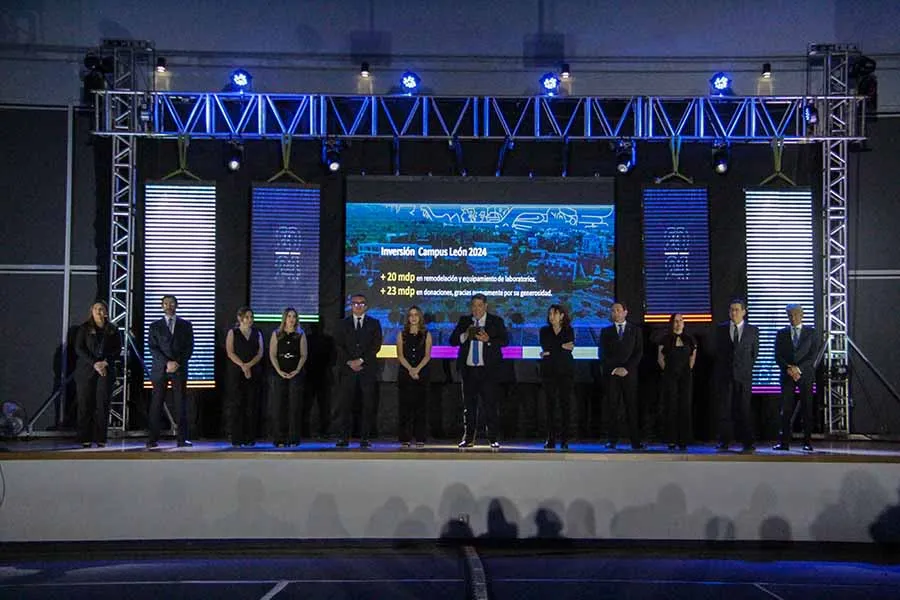 Equipo directivo del Tec campus León presentando el Informe Anual 2024