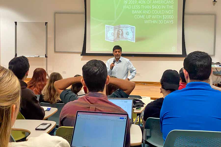 La concentración también contempla sesiones en las que participan líderes de pensamiento y empresarios conscientes como José Antonio Fernández y Raj Sisodia (foto).