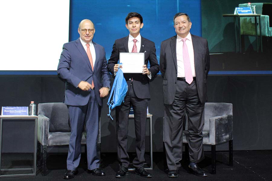 Alumno Tec gana concurso de video Foro de Fondos 2024