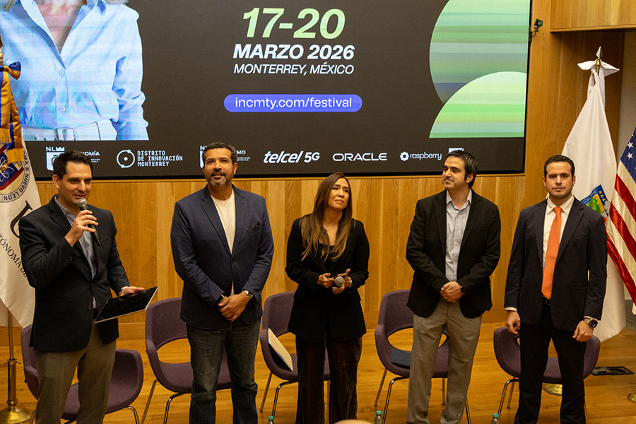 Representantes del Tec, UANL y Gobierno en la presentación de incMTY