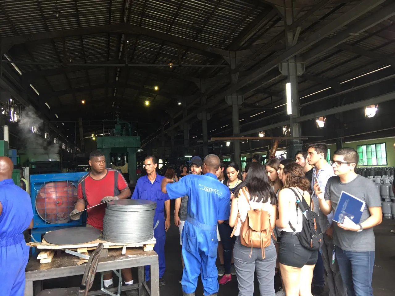 Visita a Envametal, compañía productora de tanques de gas.