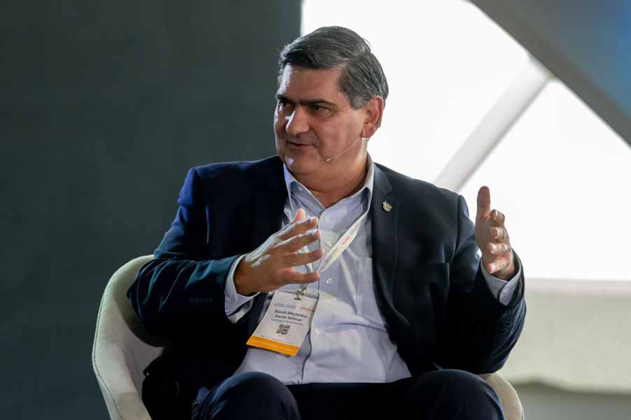 David Garza Salazar durante el encuentro internacional de rectores