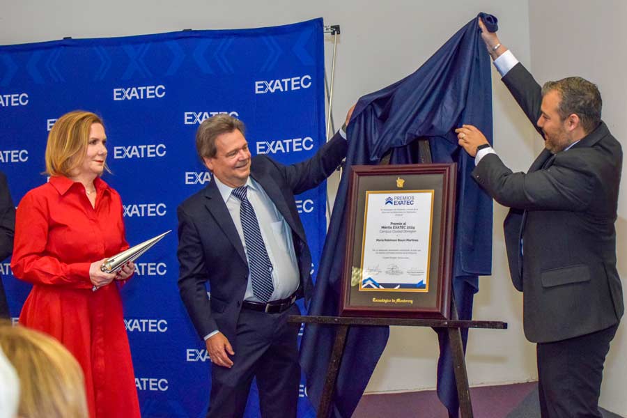 Develación reconocimiento Premio Mérito EXATEC Obregón 2024