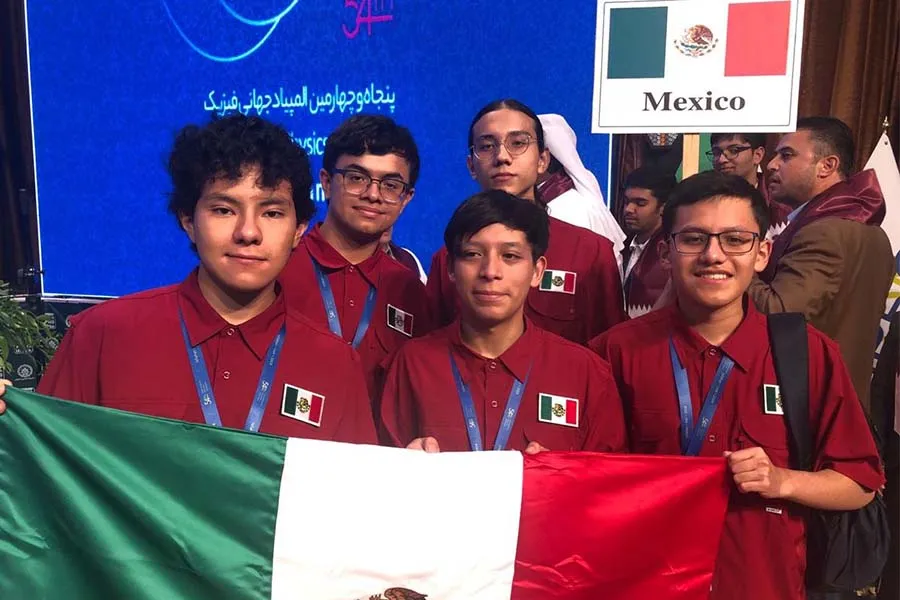 Los estudiantes que representaron a México en la Olimpiada Internacional de Física 2024