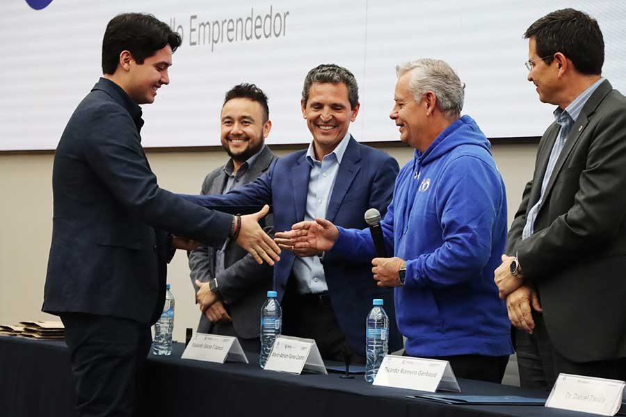 Diego Andrés Quán Cintora, alumno de la Licenciatura en Inteligencia de Negocios.