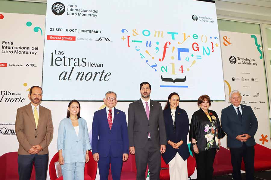 Henoc de Santiago, Melissa Segura, José Antonio de los Reyes, Judith Ruiz Godoy, Sofialeticia Morales y Mario Adrián Flores, en la presentación de la Feria Internacional del Libro Monterrey. 