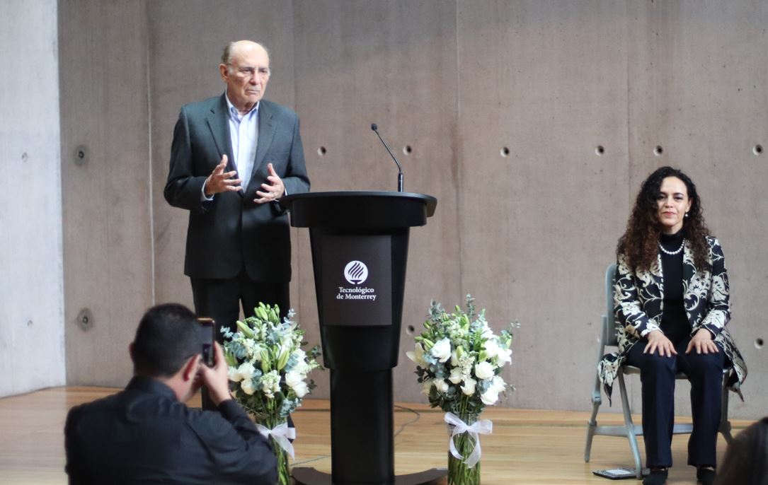 El director de Asuntos Religiosos de Nuevo León, Alfonso Gerardo Martínez, en su participación en esta vigésimo jornada de Diálogo Interreligioso, organizada por su dirección y el Punto Blanco del Tec.