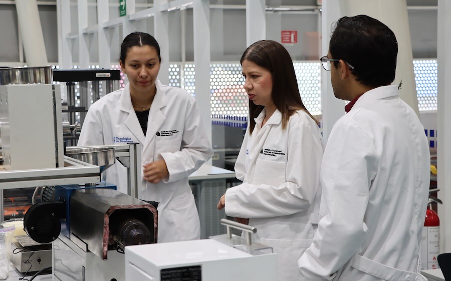 Cecilia Treviño Quintanilla, profesora e investigadora del Tec campus Querétaro, fue reconocida en la 6a edición de la convocatoria impulsada por la empresa 3M, la cual busca destacar a mujeres en el rubro ingenieril en toda Latinoamérica.