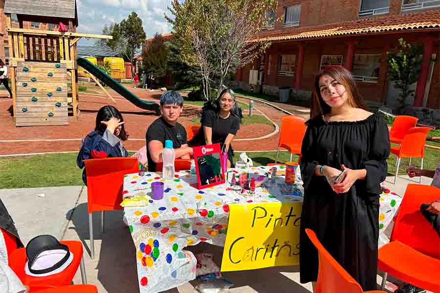 Con libros alumno Tec busca impactar la vida de niñas vulnerables