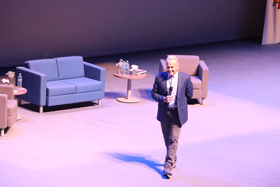 Eduardo Strauch ofrece una plática en el Auditorio Luis Elizondo dentro de Trasciende Tec.