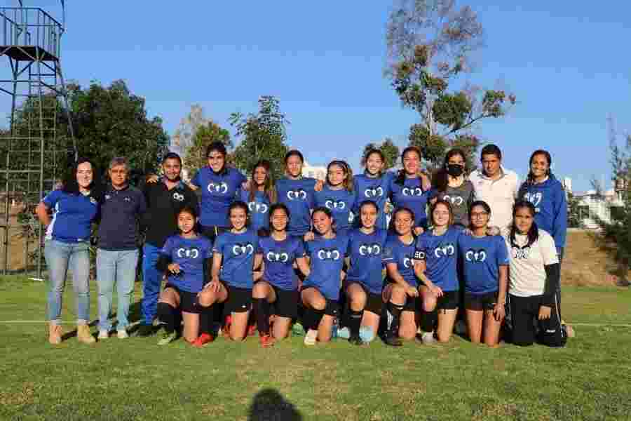 Las borregas, junto con sus entrenadores, trabajaron arduamente para obtener todos sus logros.