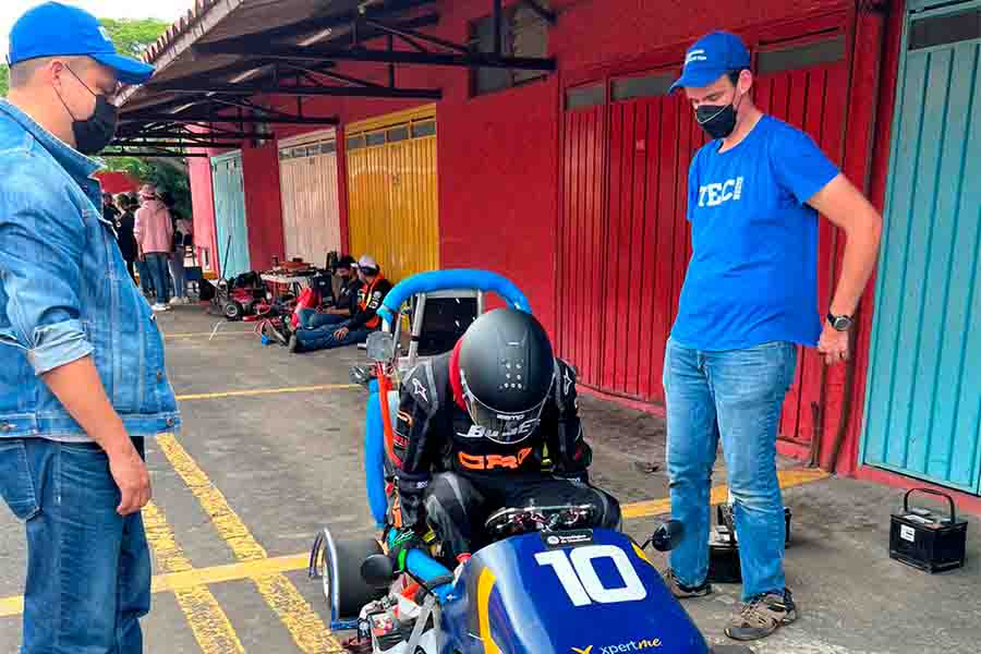 Estudiantes Tec ganan 1er lugar con coche diseñado desde cero