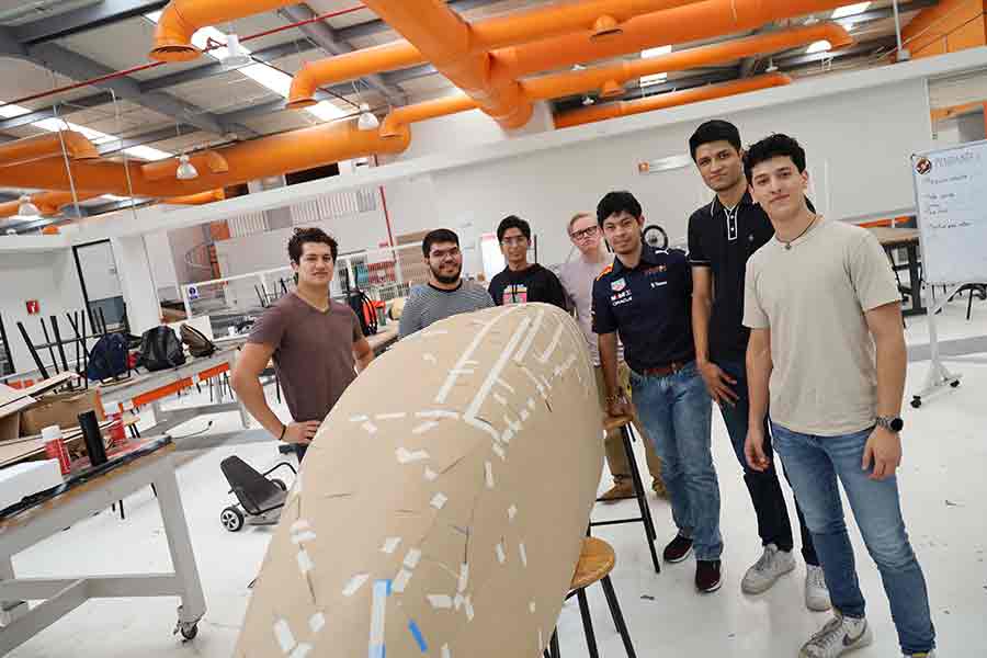 Elyos, grupo estudiantil del Tec Guadalajara que construye autos eléctricos. Competirán en el Shell Eco Marathon en Indianápolis.