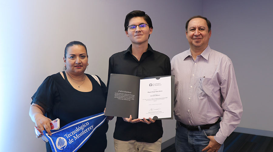 Emprende con suero y gana beca en el Tec de Monterrey