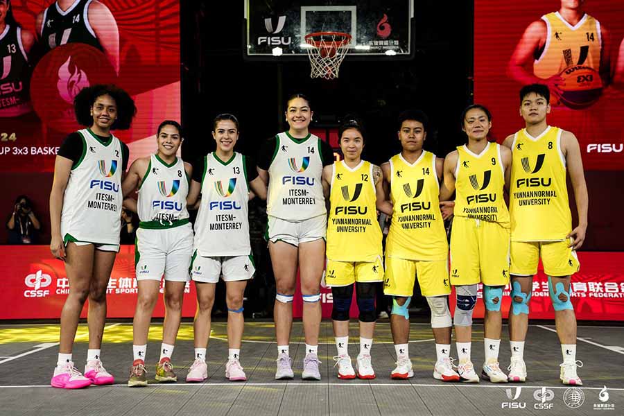 Selección mexicana universitaria de basquetbol 3x3 contra similar de China en mundial de FISU.