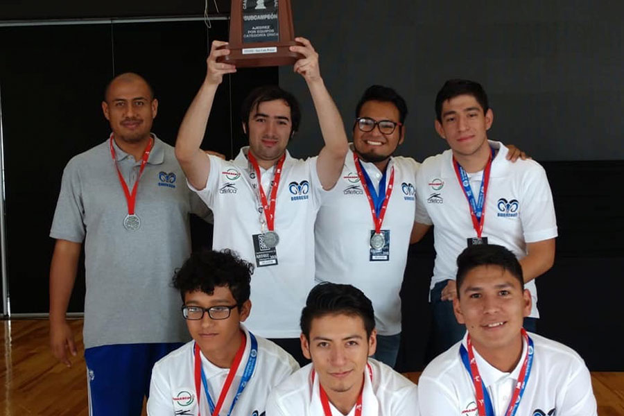 Jóvenes ajedrecistas reciben su título como subcampeones en el CONADEIP 2018