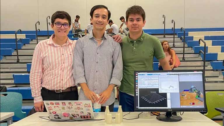 estudiantes de ingeniería rumbo al mundial de robótica