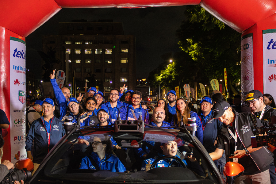 Tec presenta vehículo autónomo en Bellas Artes