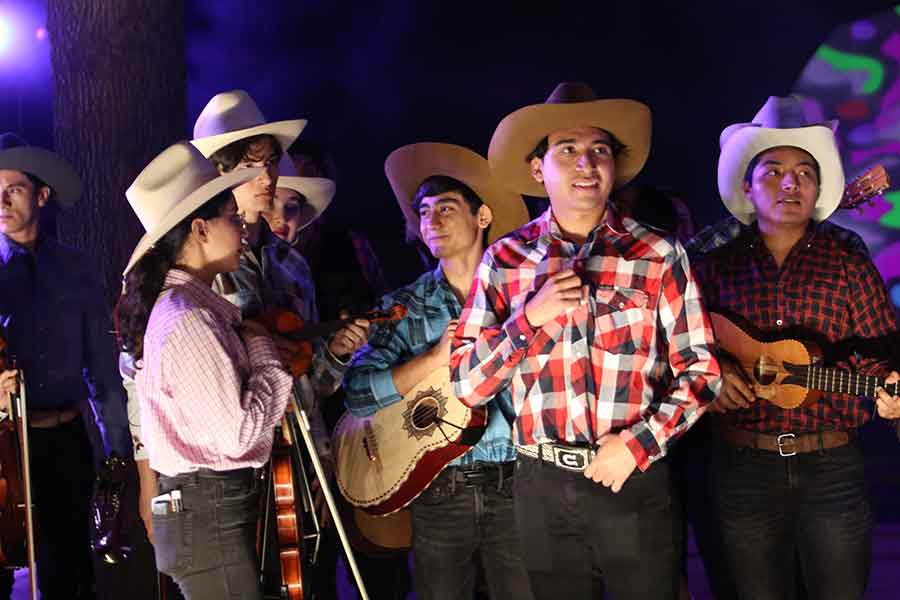 Espectáculo de baile folclórico Sueño Norteño fue presentado en el Tec Guadalajara.